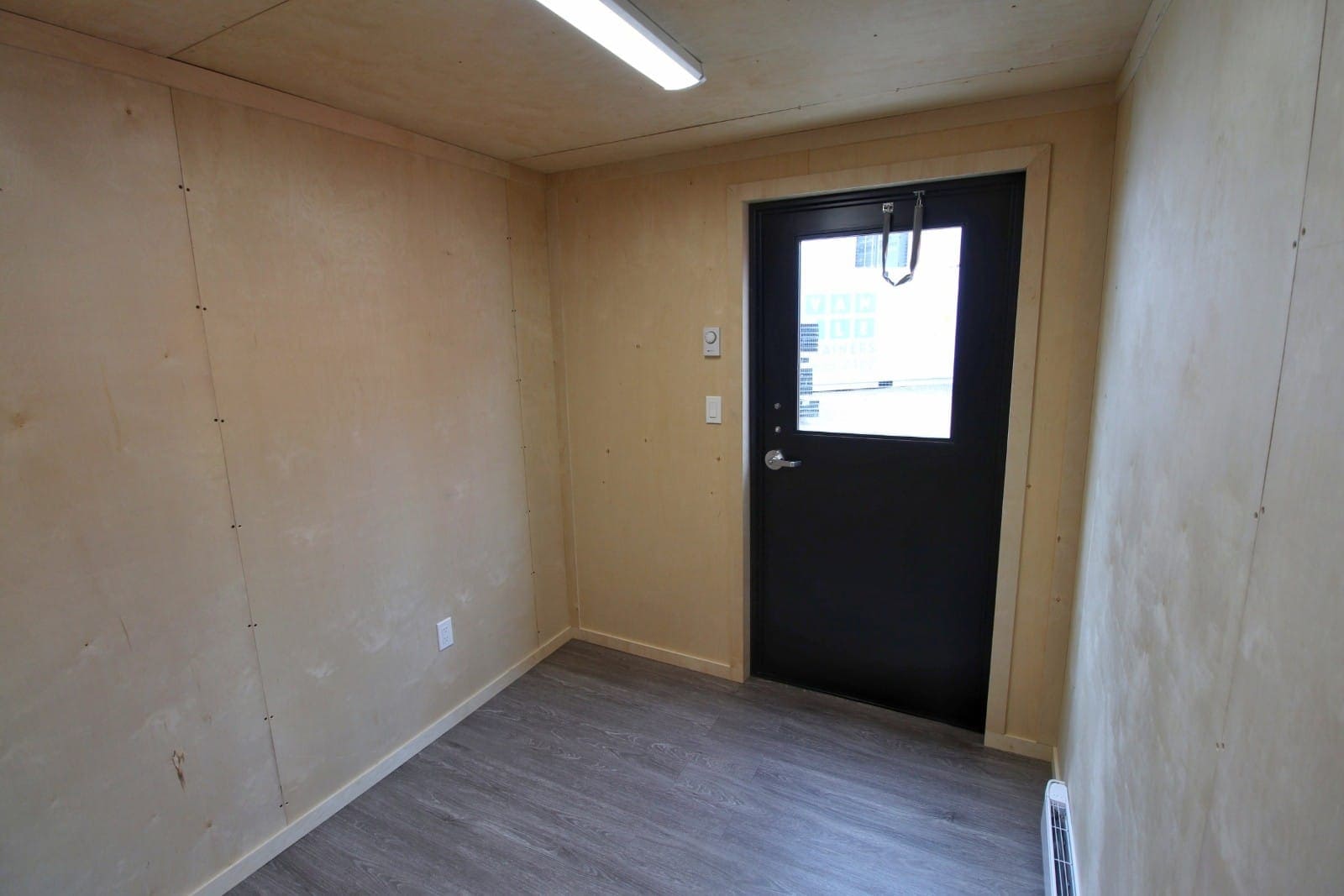 10’ Economy Office CUBE - Port Shipping Containers