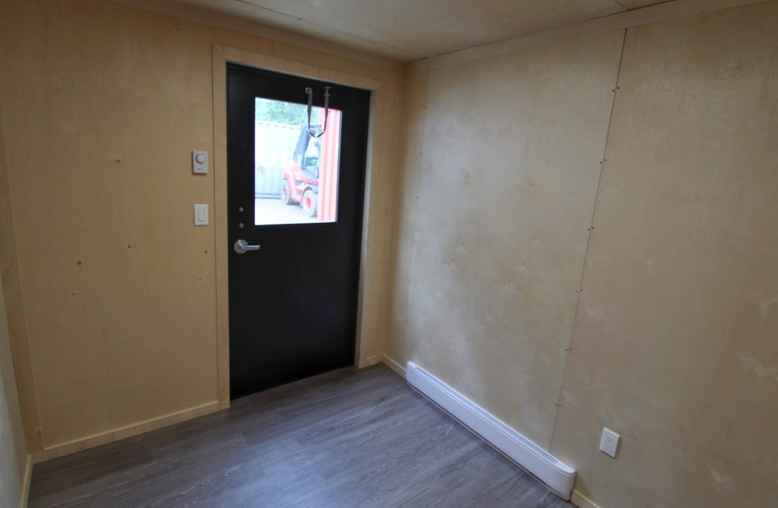 10’ Economy Office CUBE - Port Shipping Containers