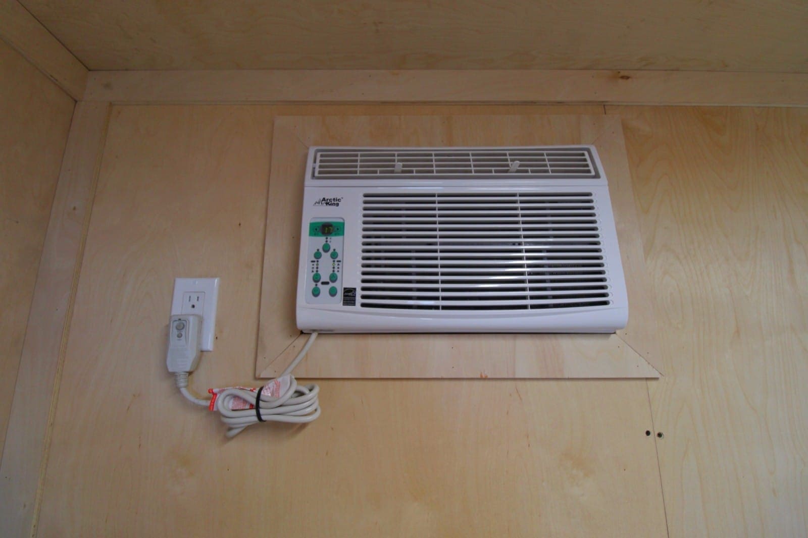 10’ Economy Office CUBE - Port Shipping Containers