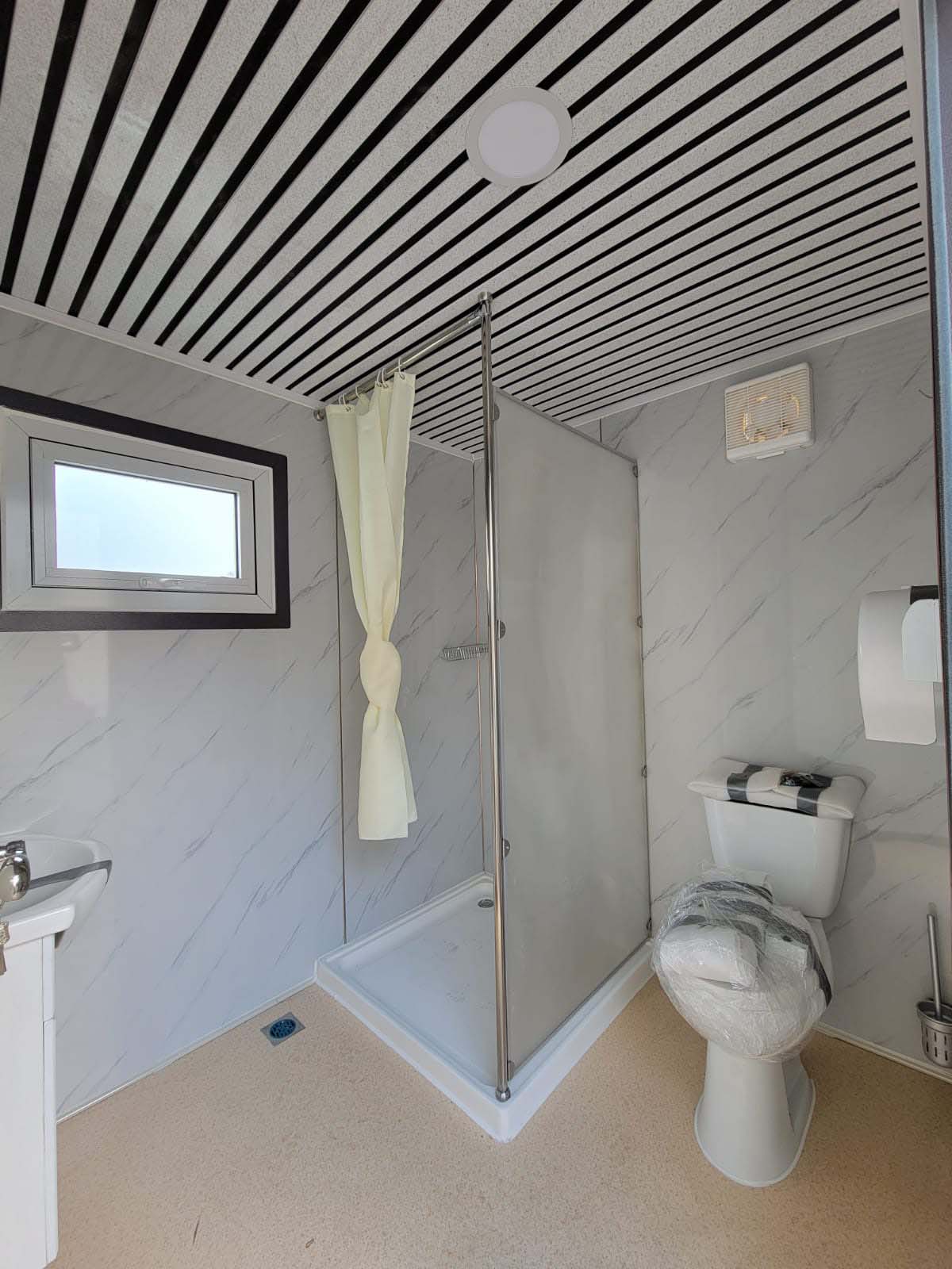 M&B | Portable Washroom + Shower - Port Shipping Containers